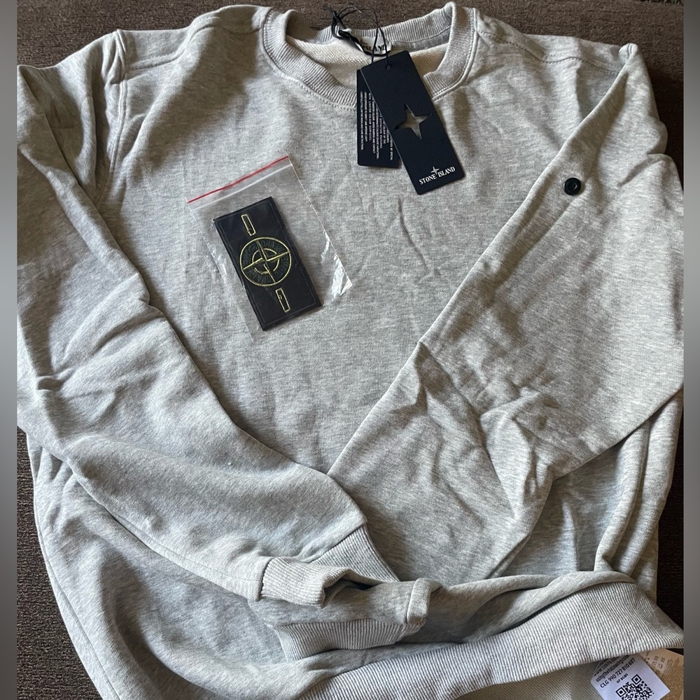 Stone Island
Compass-badge cotton sweatshirt